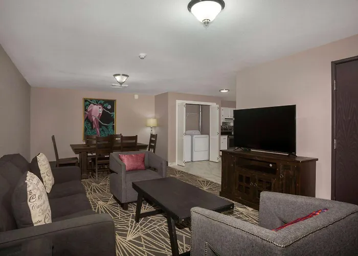 La Quinta By Wyndham Branson